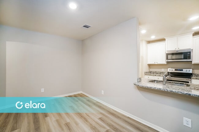 Building Photo - 25394 CYPRESS BEND DR