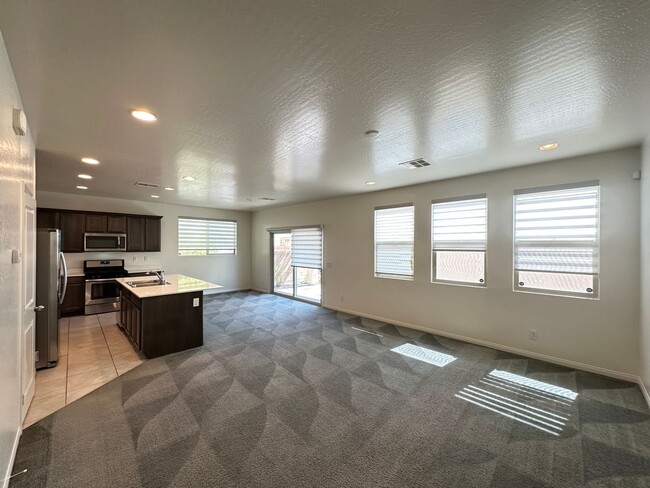 Building Photo - 6784 Pivot Point St