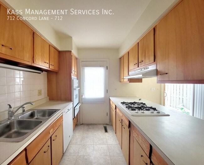 Foto del edificio - 712 Concord Ln