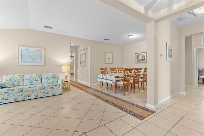 Foto del edificio - 5223 Layton Dr