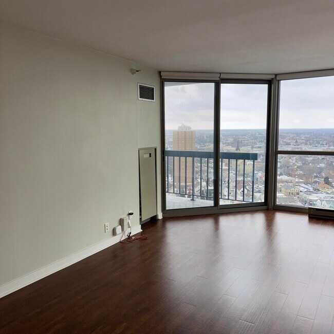 Foto del edificio - 1660 N Prospect Ave