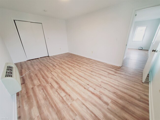 Foto del edificio - 1 br, 1 bath Condo - 12 Houston Ter Unit J