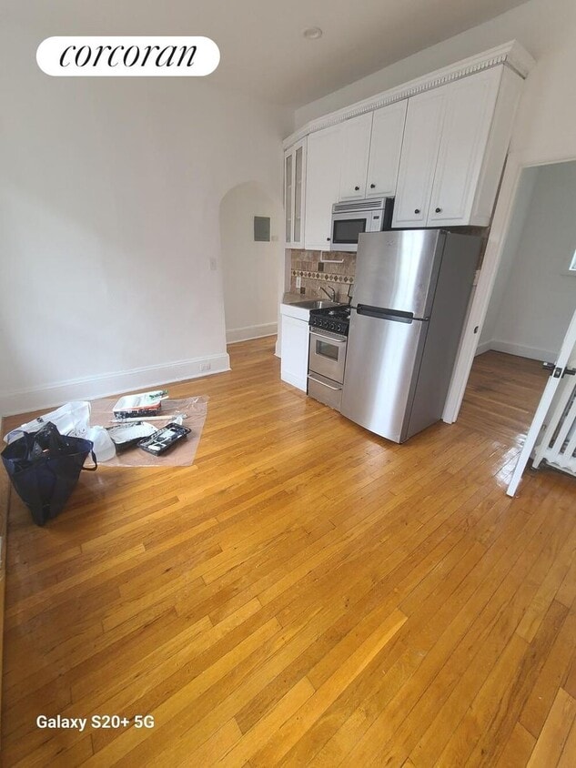 Primary Photo - 220 Waverly Pl