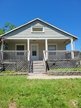 Building Photo - 610 E Albert Ave