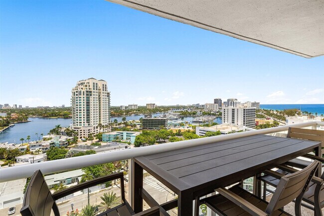 Foto del edificio - 3000 Holiday Dr