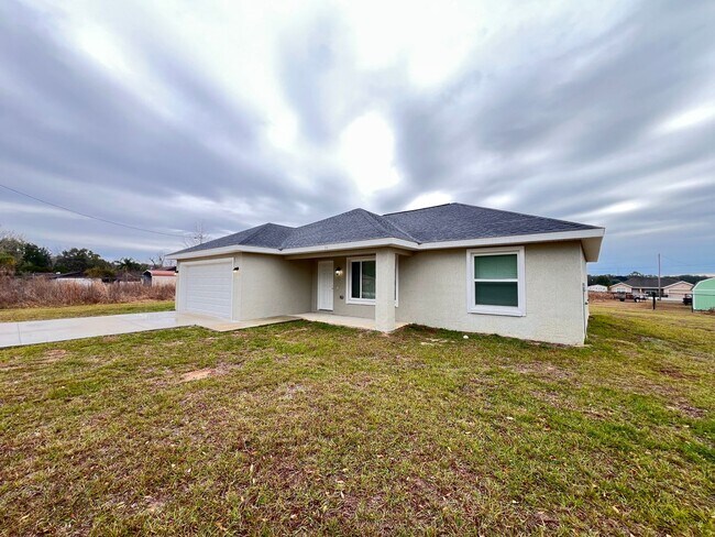 Foto del edificio - Live in this BEAUTIFUL 3 BD/2BA Home in Oc...