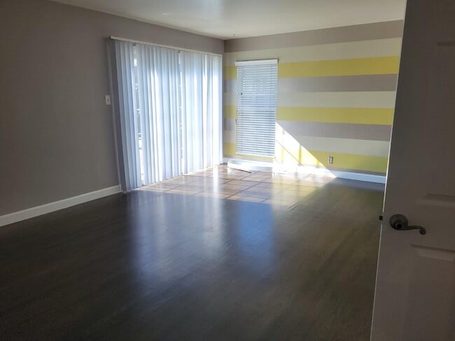 Foto del edificio - 756 Broadmoor Dr