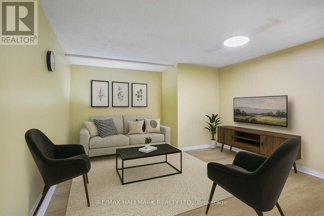 Building Photo - 2112 Truscott Dr