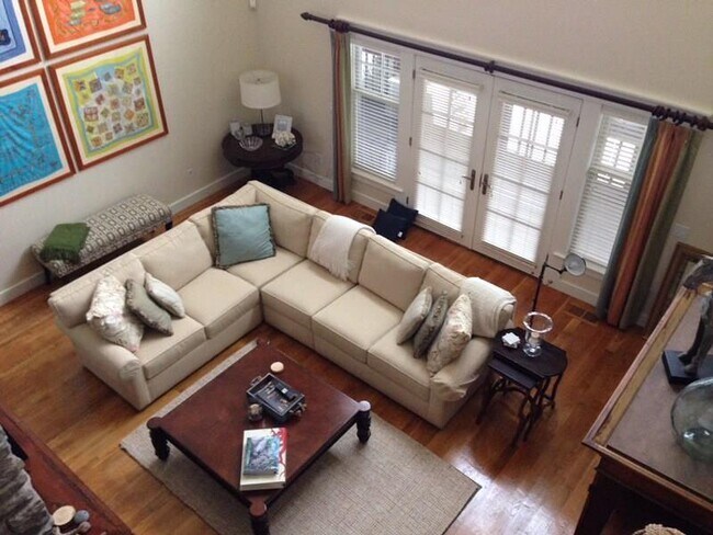Foto del edificio - 47 Carnegie Heights Dr