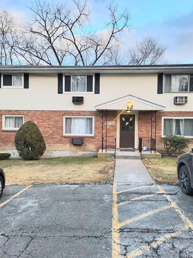 Building Photo - 1204 Parr Lake Dr