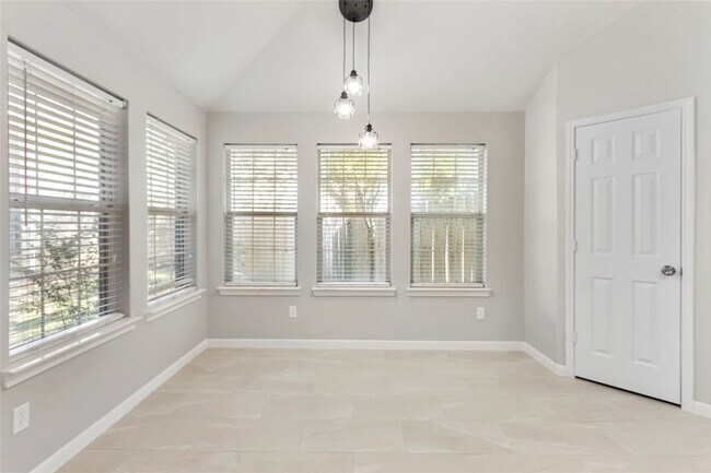 Foto del edificio - 22323 Tea Rose Ct