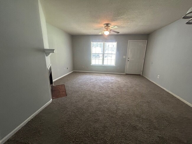 Building Photo - 107 Country Town Dr