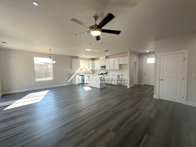 Foto del edificio - Brand New Citrus Heights 4bd/2ba Home with...