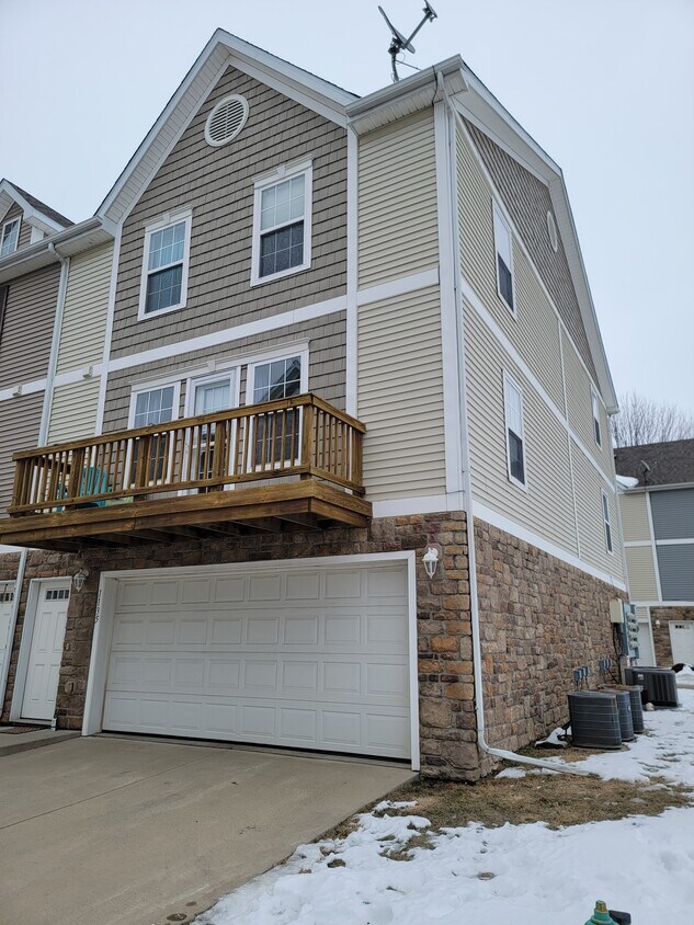 1135 Blackstone Ln, Pleasant Hill, IA 50327 Townhome Rentals in Pleasant Hill IA
