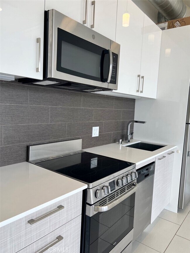 Foto del edificio - 939 S Broadway-