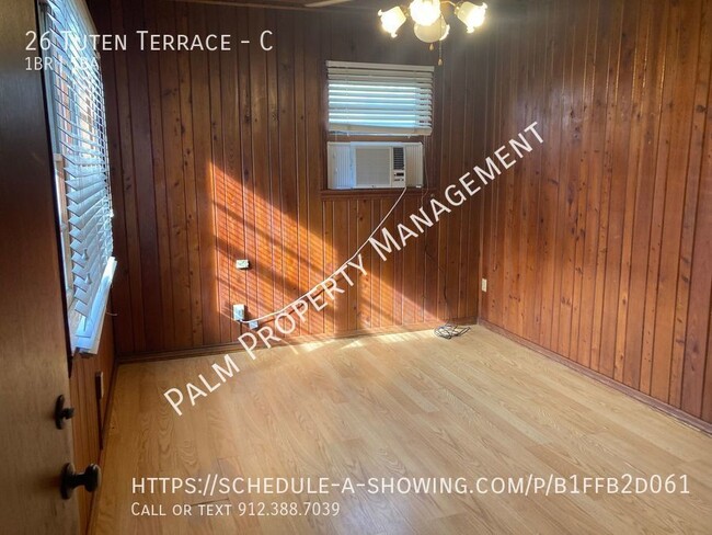 Building Photo - Adorable 1 Bedroom, 1 Bathroom Apartment n...
