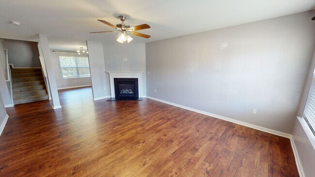 Foto del edificio - 4 Bedrooms w/ Privacy Fence & Community Pool!