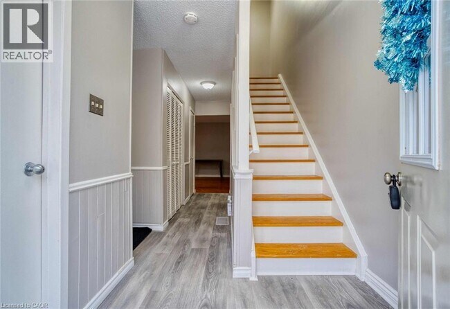 Photo du bâtiment - 400 Homestead Ct