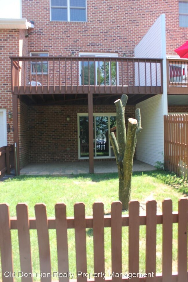 Building Photo - 3 br, 2.5 bath House - 245 Emerald Drive