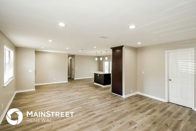 Foto del edificio - 5534 Enchanted Dr