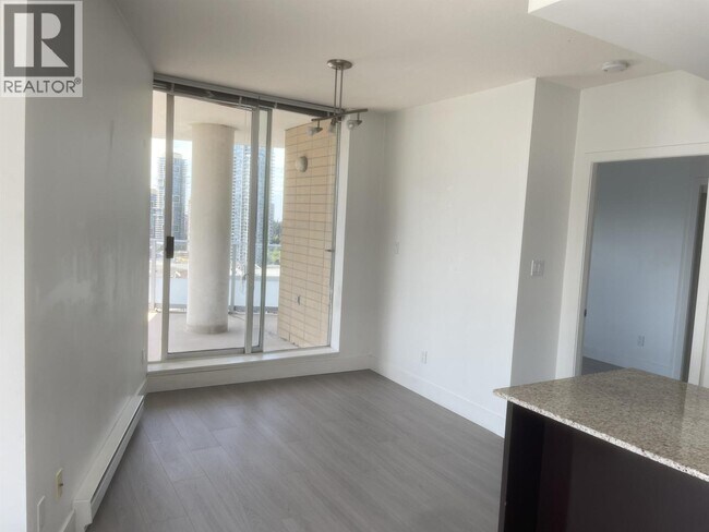 Photo du bâtiment - 4808-4808 Hazel St