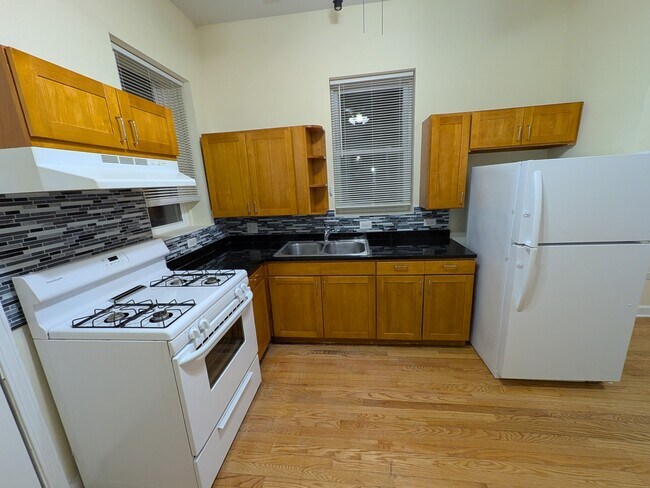 Foto del edificio - 5031 S Hermitage Ave