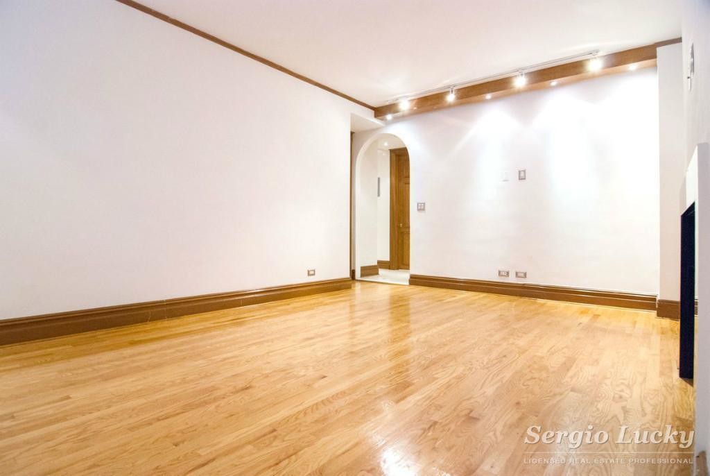 Foto del edificio - 120 W 58th St