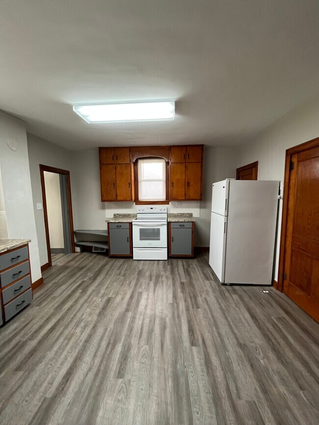 Cocina grande con comedor - 3195 290th St