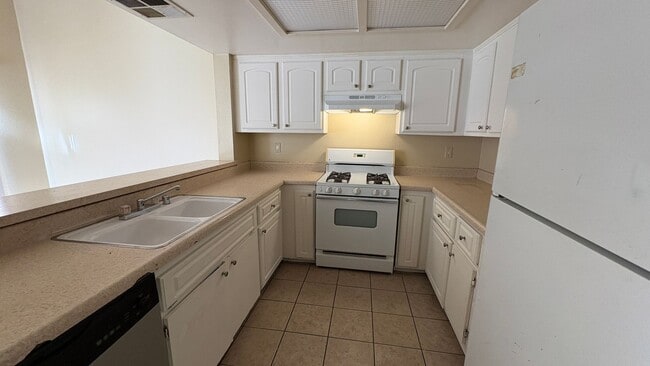 Foto del edificio - 2B/2Bth Apartment for rent