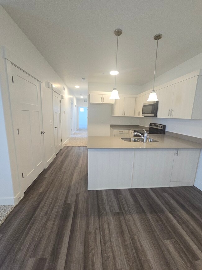 Building Photo - 6512 Skyline Lp Ln