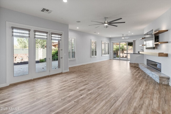 Building Photo - 12073 W Desert Mirage Dr