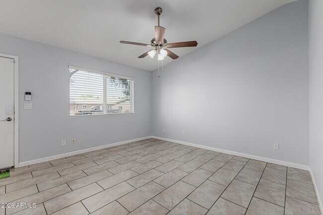 Foto del edificio - 1005 W Laguna Dr