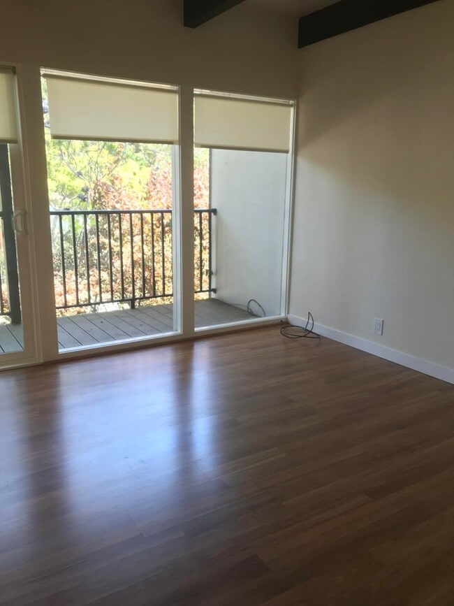 Building Photo - Tranquil and Remodeled 2BR/1BA Updated Uni...