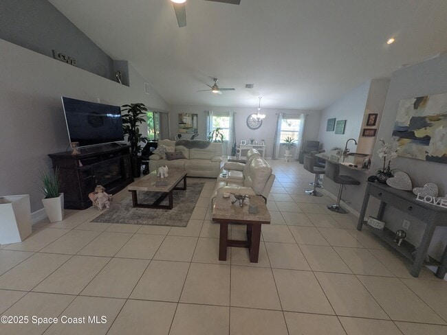 Foto del edificio - 687 Americana Blvd NW