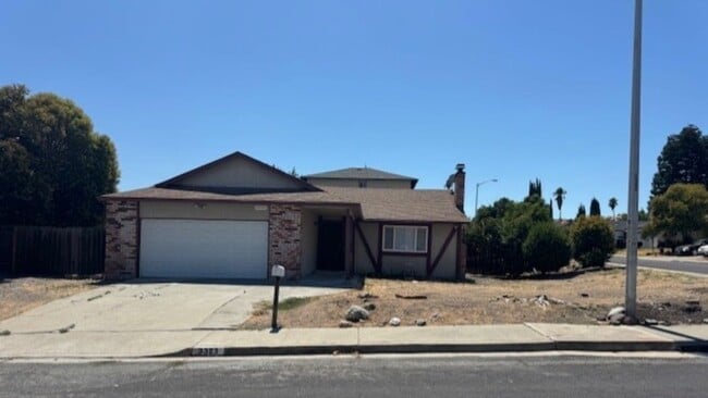 Building Photo - 3323 Blythe Dr