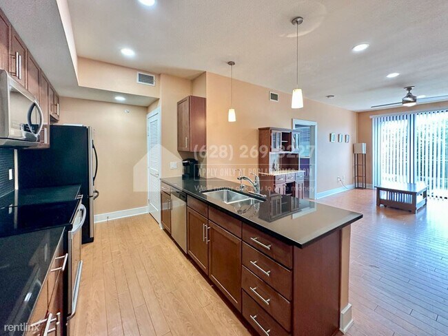 Foto del edificio - 2 br, 2 bath Condo - 3016 Guadalupe Street...
