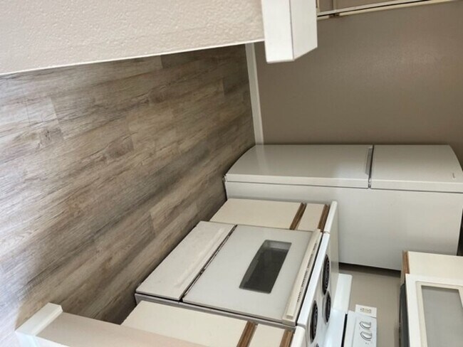 Foto del edificio - Kahului Ikena 3rd Floor, 2 bedroom/ 2 bathroom Apartment with Parking