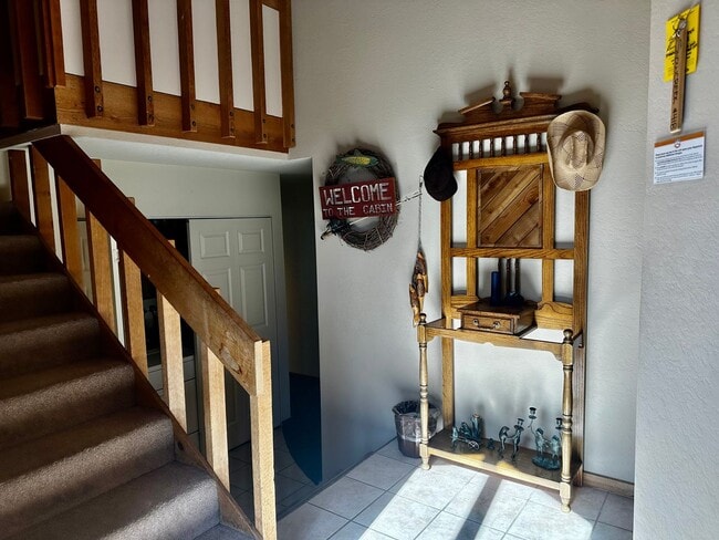 Foto del edificio - Stunning 3-Bedroom + Loft, 2.5-Bathroom Re...