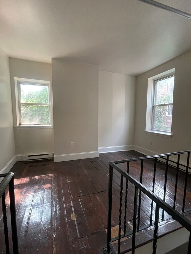 Building Photo - 609 N 11th St
