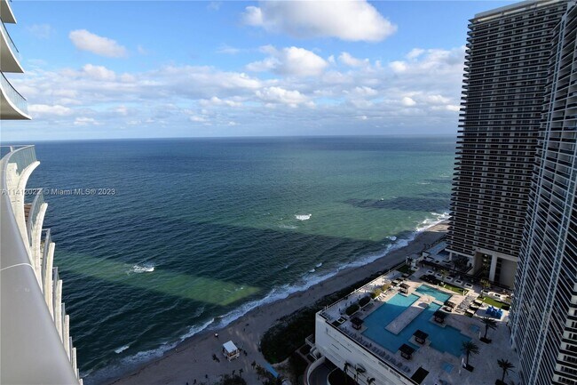 Foto del edificio - 4111 S Ocean Dr
