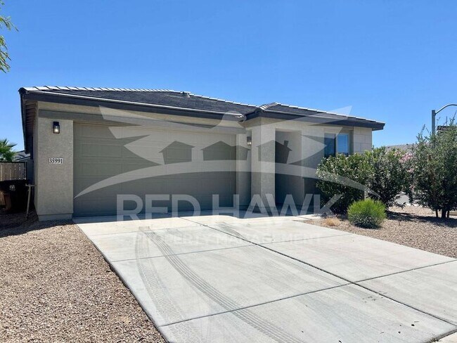 Building Photo - 35991 W San Clemente Ave