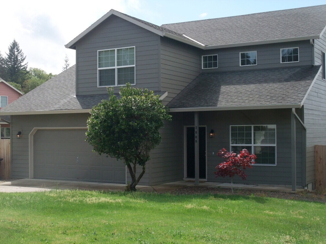 Foto principal - North Albany - Very Clean 5 Bedroom 2 1/2 ...