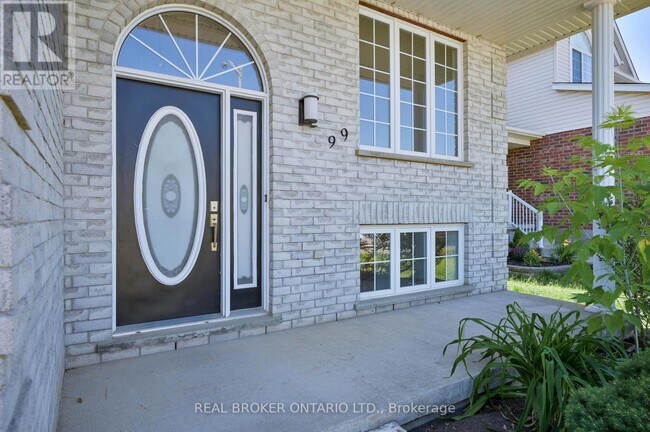 Building Photo - 99 Langlaw Dr