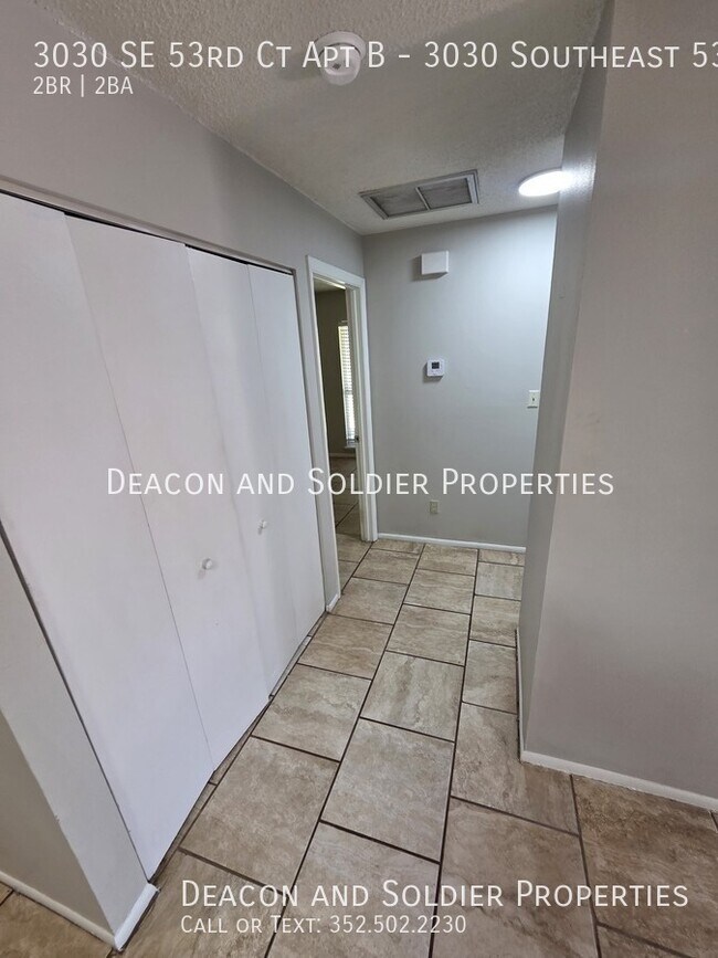 Building Photo - 3030 SE 53rd Ct
