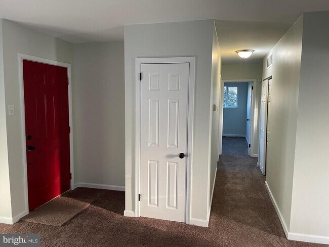 Foto del edificio - 601 Donald Dr