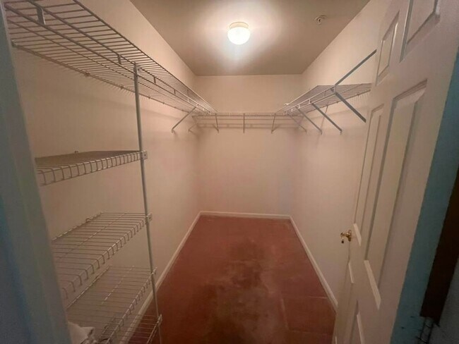 Building Photo - 6502 Home Water Ct