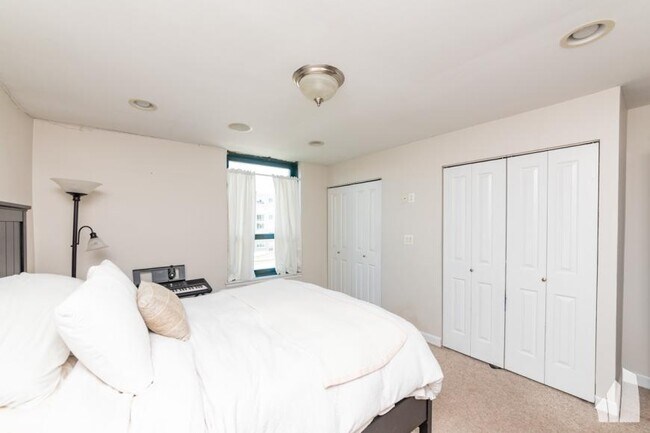 Foto del edificio - 2 bedroom in Chicago IL 60613