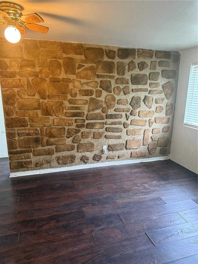Foto del edificio - 16890 NE 21st Ave