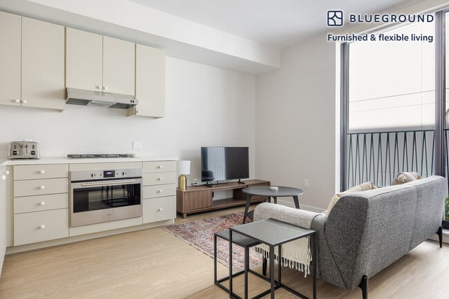 Building Photo - 200 Mesnager St