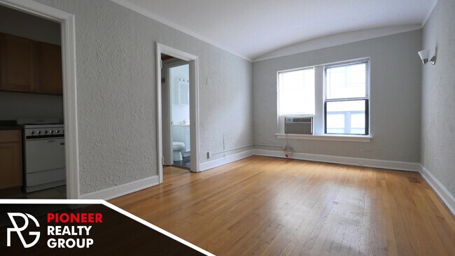 Building Photo - 556 W Arlington Pl